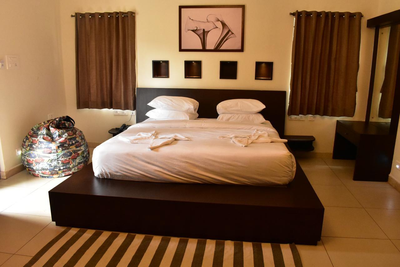 มิสต์ - เยลโลว์ รีสอร์ต แอนด์ สปา Hotel เยอร์โคด ภายนอก รูปภาพ