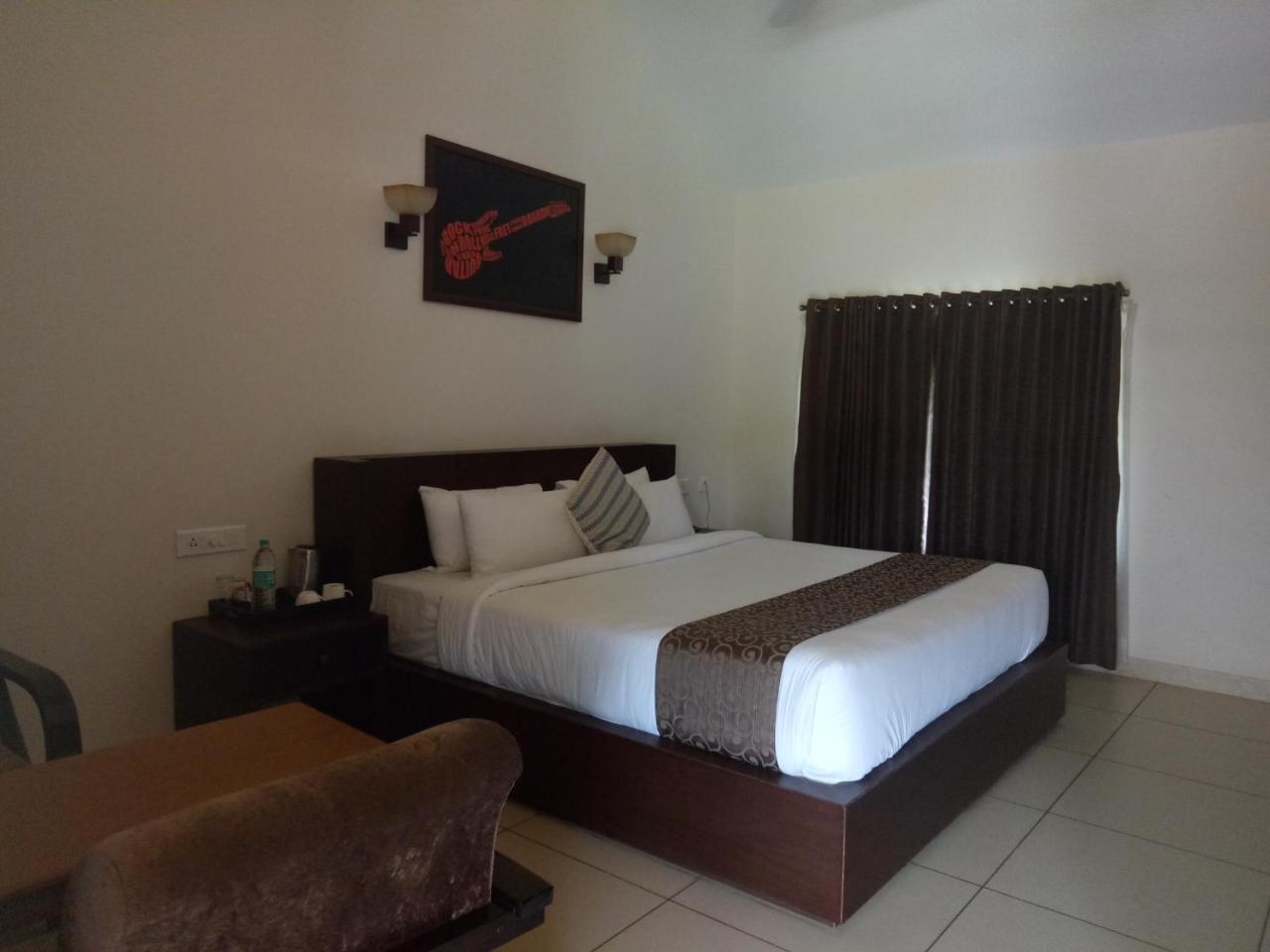 มิสต์ - เยลโลว์ รีสอร์ต แอนด์ สปา Hotel เยอร์โคด ภายนอก รูปภาพ